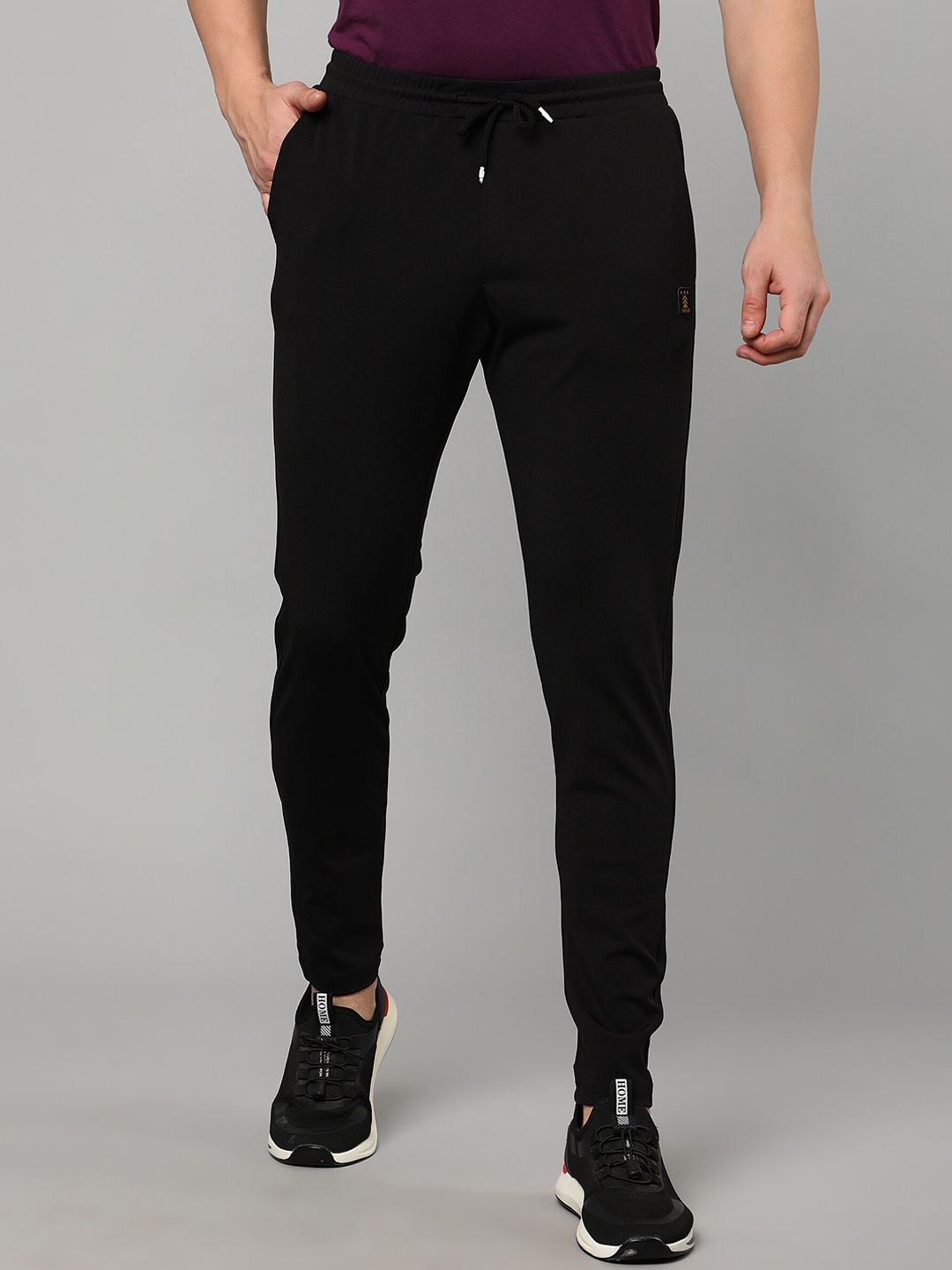 

VeBNoR Men Black Solid Dry Fit Track Pants