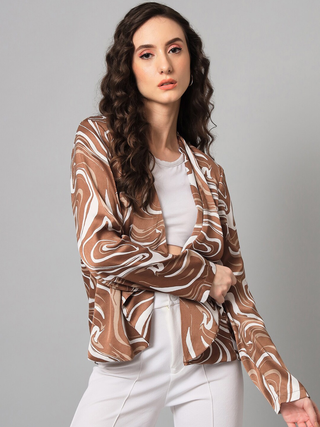 

PURYS Women Brown & White Printed Shrug