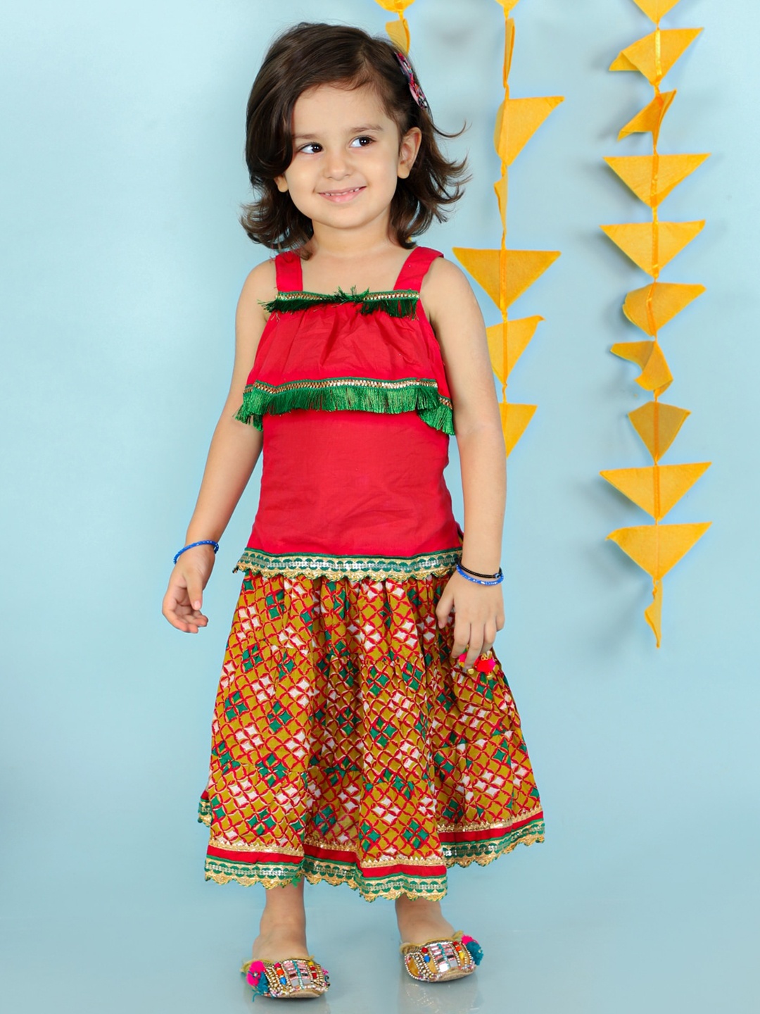 

KID1 Girls Red & Green Ready to Wear Lehenga Choli