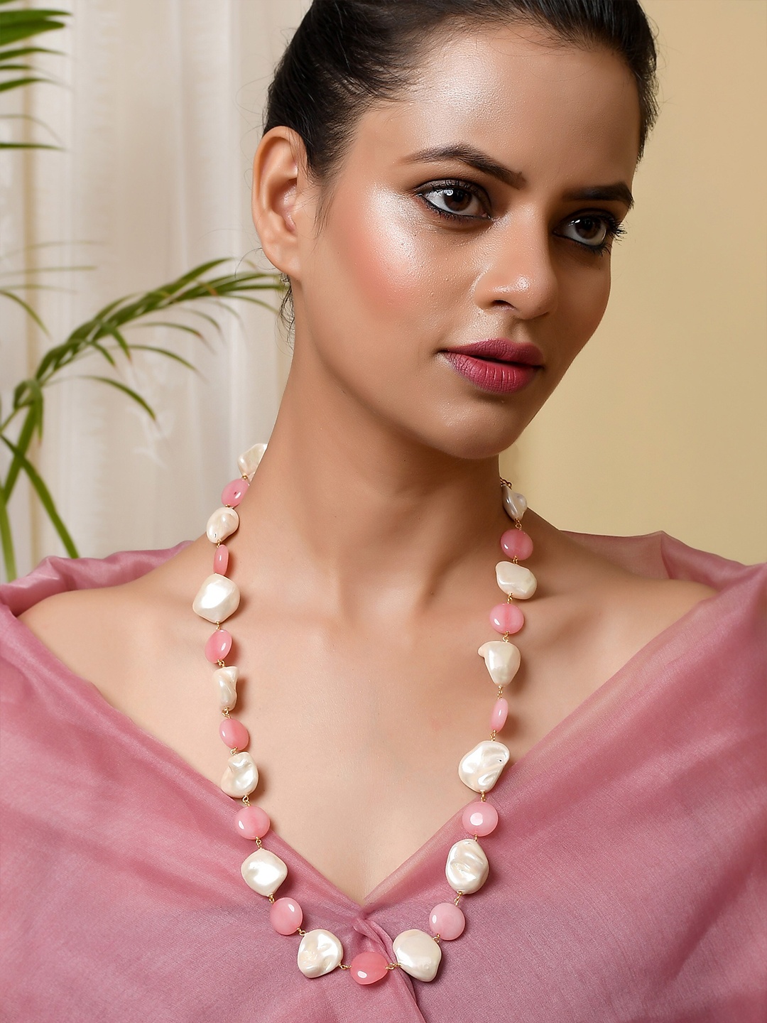 

DASTOOR Women Pink & White Gold-Plated Onyx Beaded Necklace