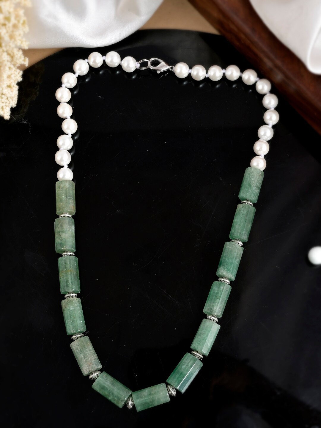 

DASTOOR Women Green & White Silver-Plated Onyx Beaded Necklace