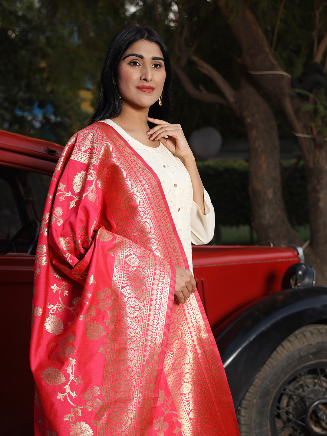 

Silk Land Pink & Gold-Toned Woven Design Art Silk Dupatta with Zari