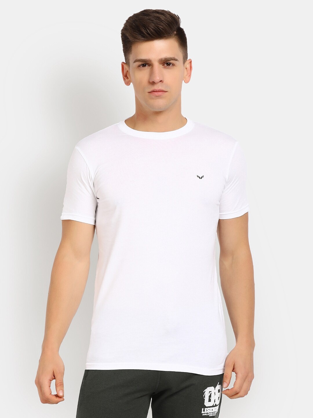 

V-Mart Men White Slim Fit Round Neck Cotton T-shirt
