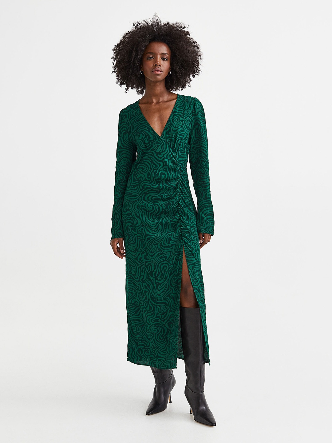 

H&M Women Green Puff-Sleeved Crepe Dress