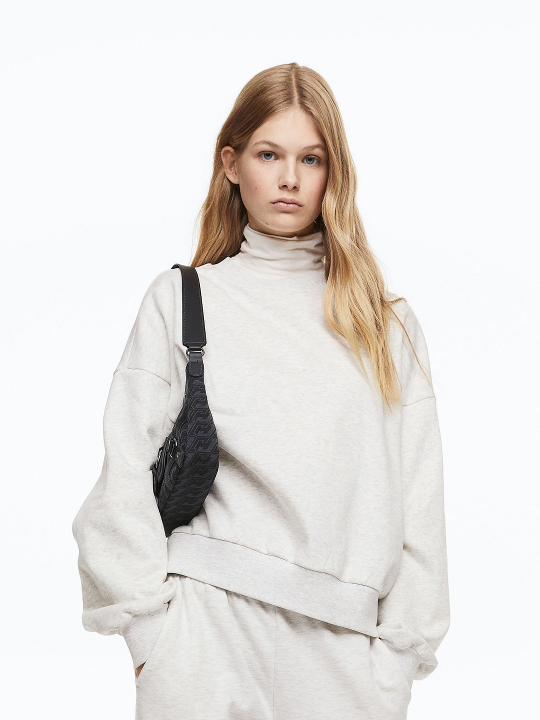 

H&M Women Grey Oversized Sweatshirt