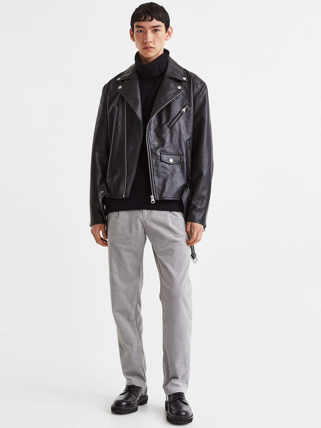 

H&M Men Grey Regular Fit Corduroy Trousers