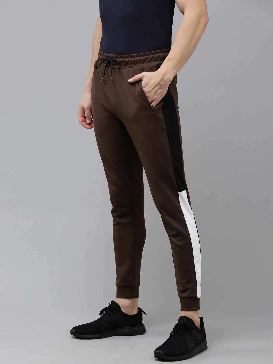 

Van Heusen Men Solid Mid Rise Slim Fit Running Joggers, Brown