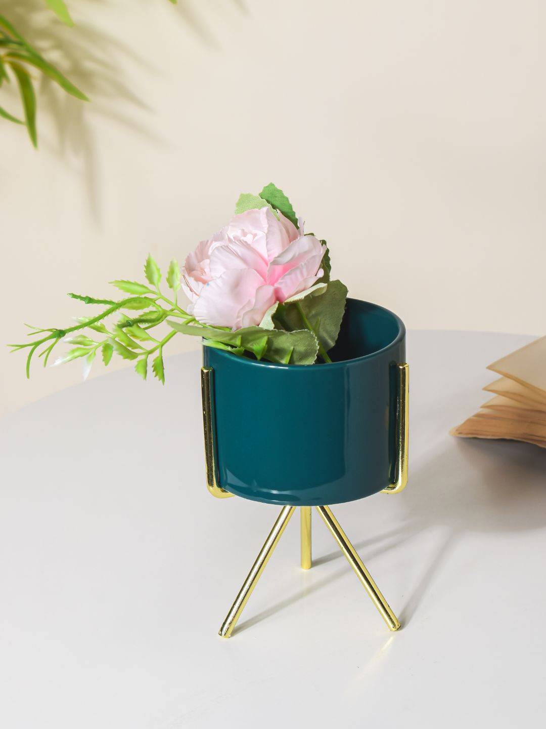 

Nestasia Green & Gold-Toned Ceramic Planter With Stand