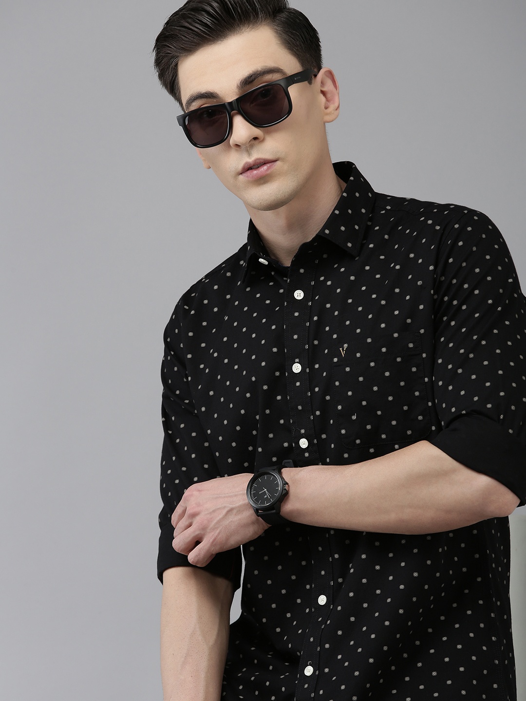 

Van Heusen Sport Men Pure Cotton Slim Fit Printed Casual Shirt, Black