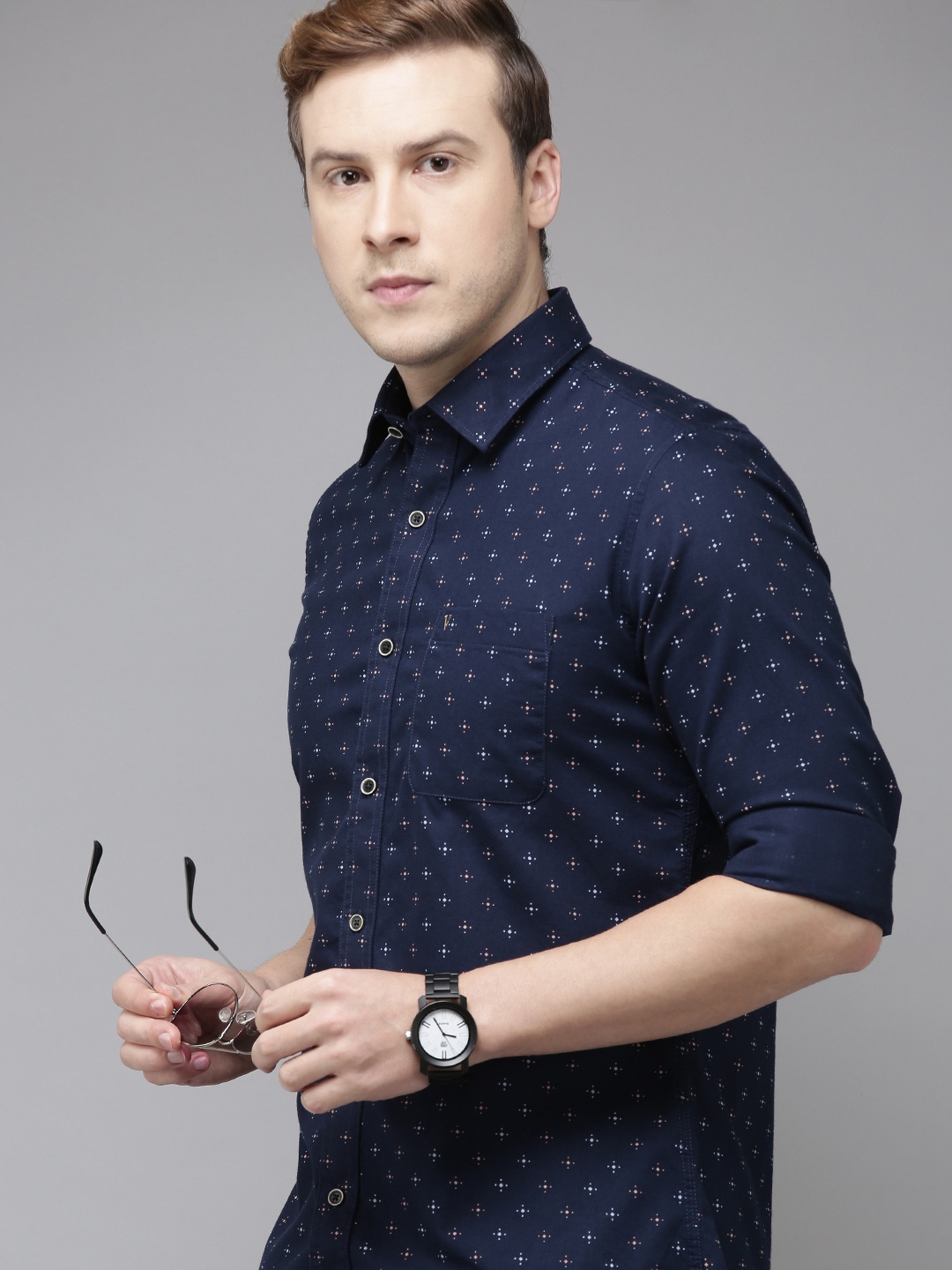 

Van Heusen Sport Men Slim Fit Geometric Printed Pure Cotton Casual Shirt, Navy blue