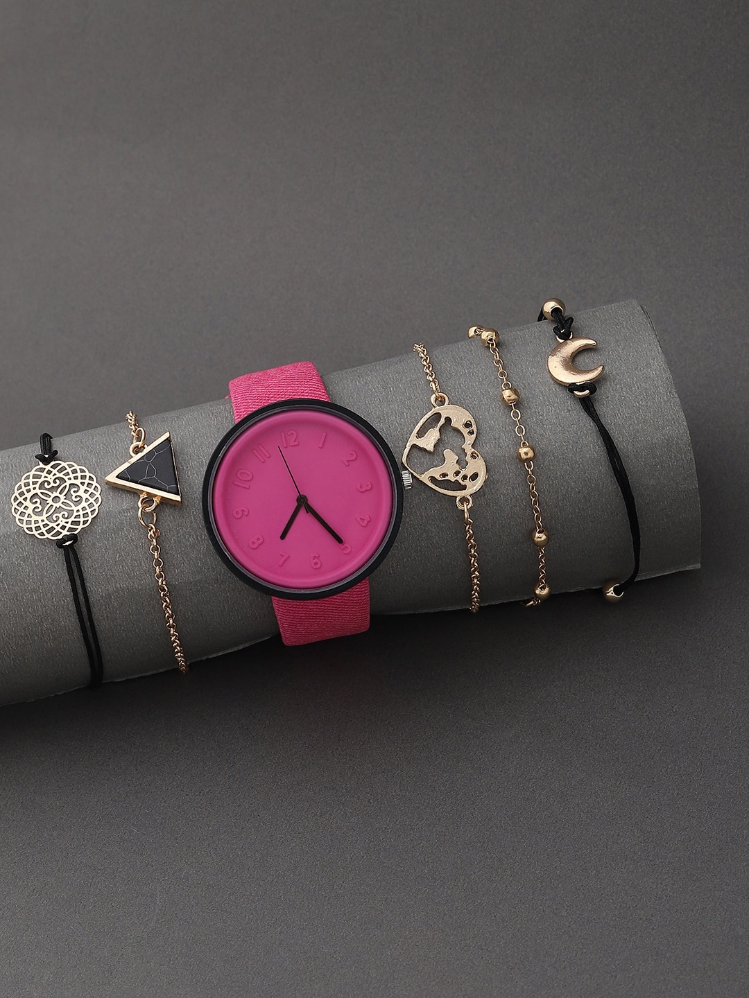 

HAUTE SAUCE by Campus Sutra Women Pink Watch & Bracelets Gift Set AW22_HSWB5038