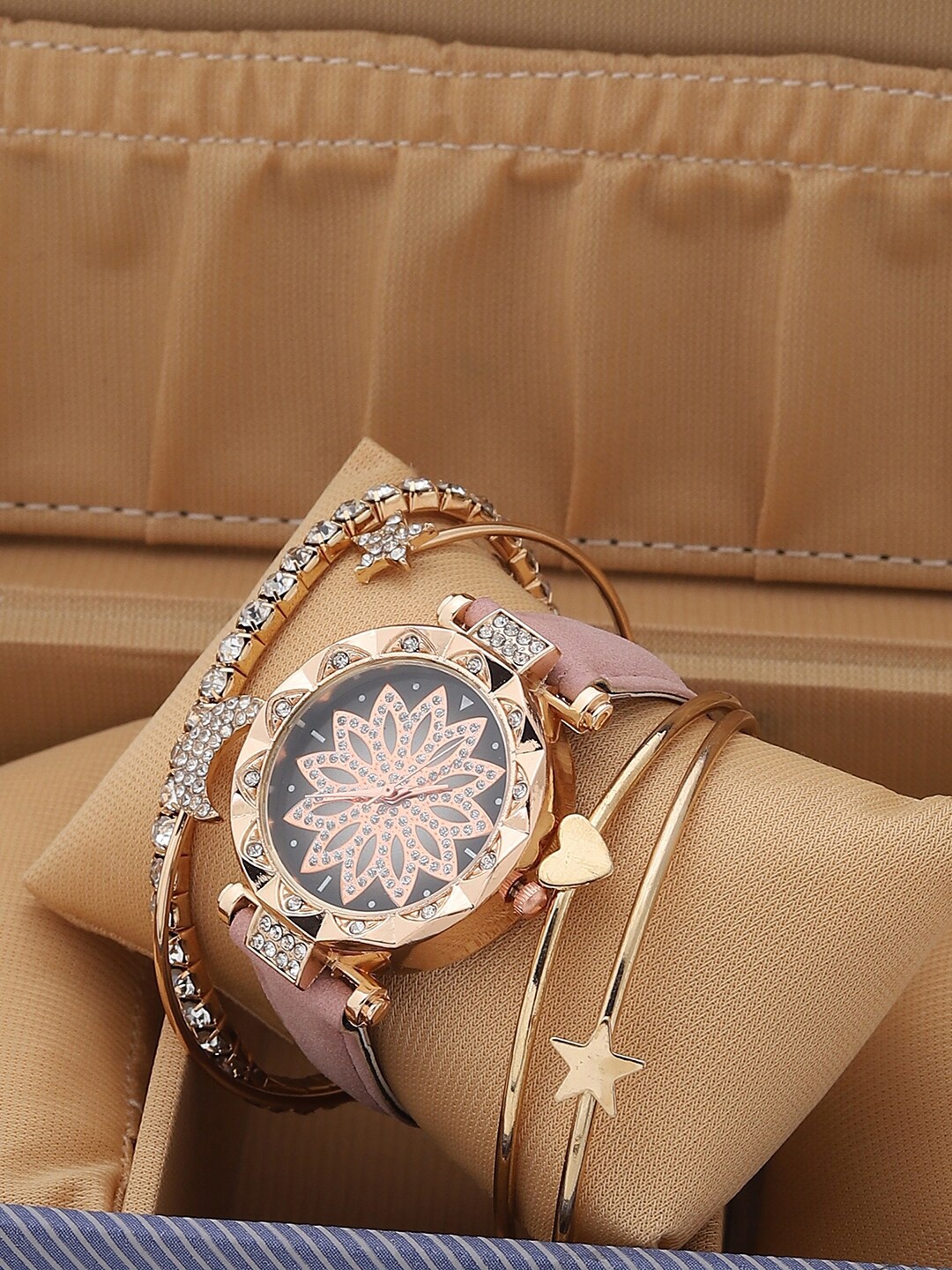 

HAUTE SAUCE by Campus Sutra Women Gold-Toned & Pink Solid Watch Gift Set AW22_HSWB5044