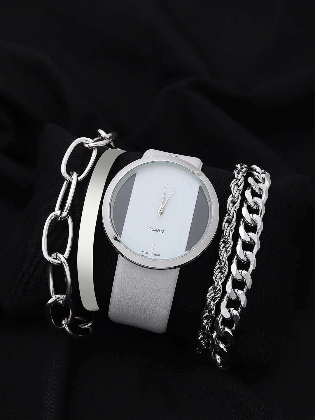 

HAUTE SAUCE by Campus Sutra Women White Leather Watch & Bracelet Gift Set AW22_HSWB5031, Transparent