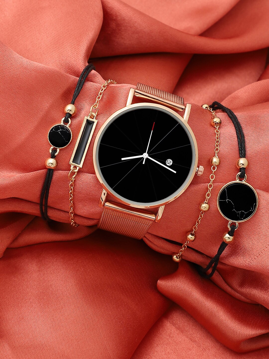 

HAUTE SAUCE by Campus Sutra Women Rose Gold & Black Solid Watch Gift Set AW22_HSWB5032