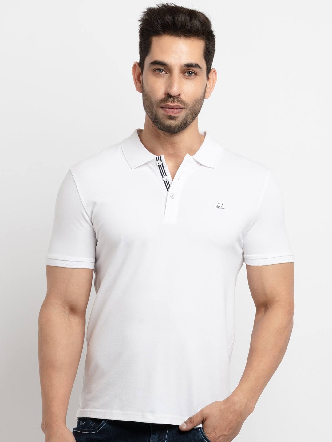 

Status Quo Men White Solid Polo Collar Cotton T-shirt