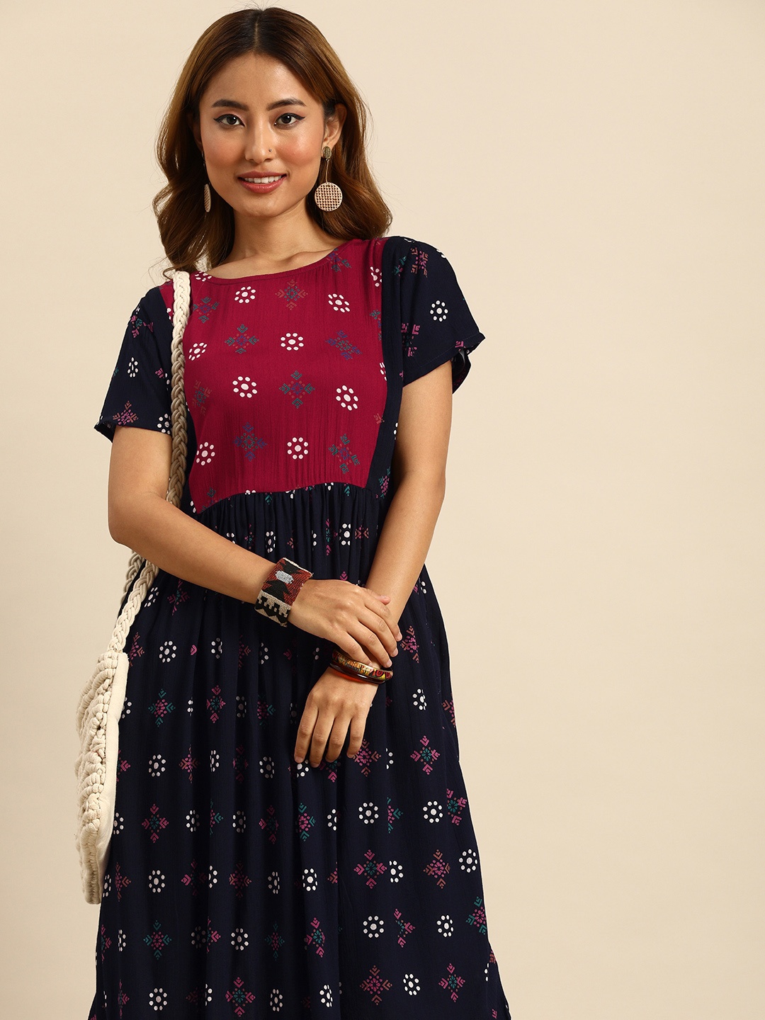 

Sangria Women Navy Blue & Magenta Geometric Printed Crepe Kurta