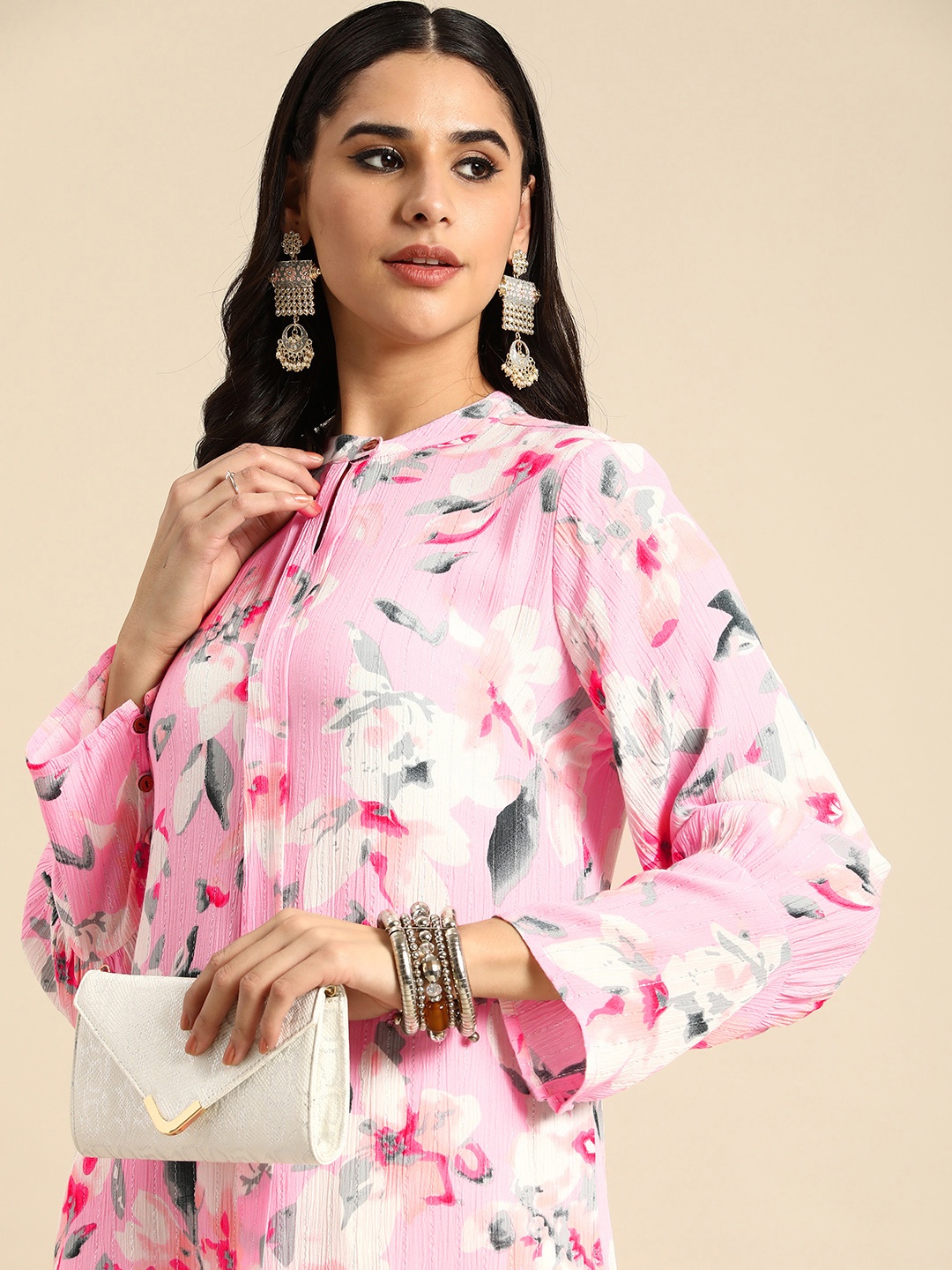 

Sangria Women Floral Printed Crepe Kurta, Pink