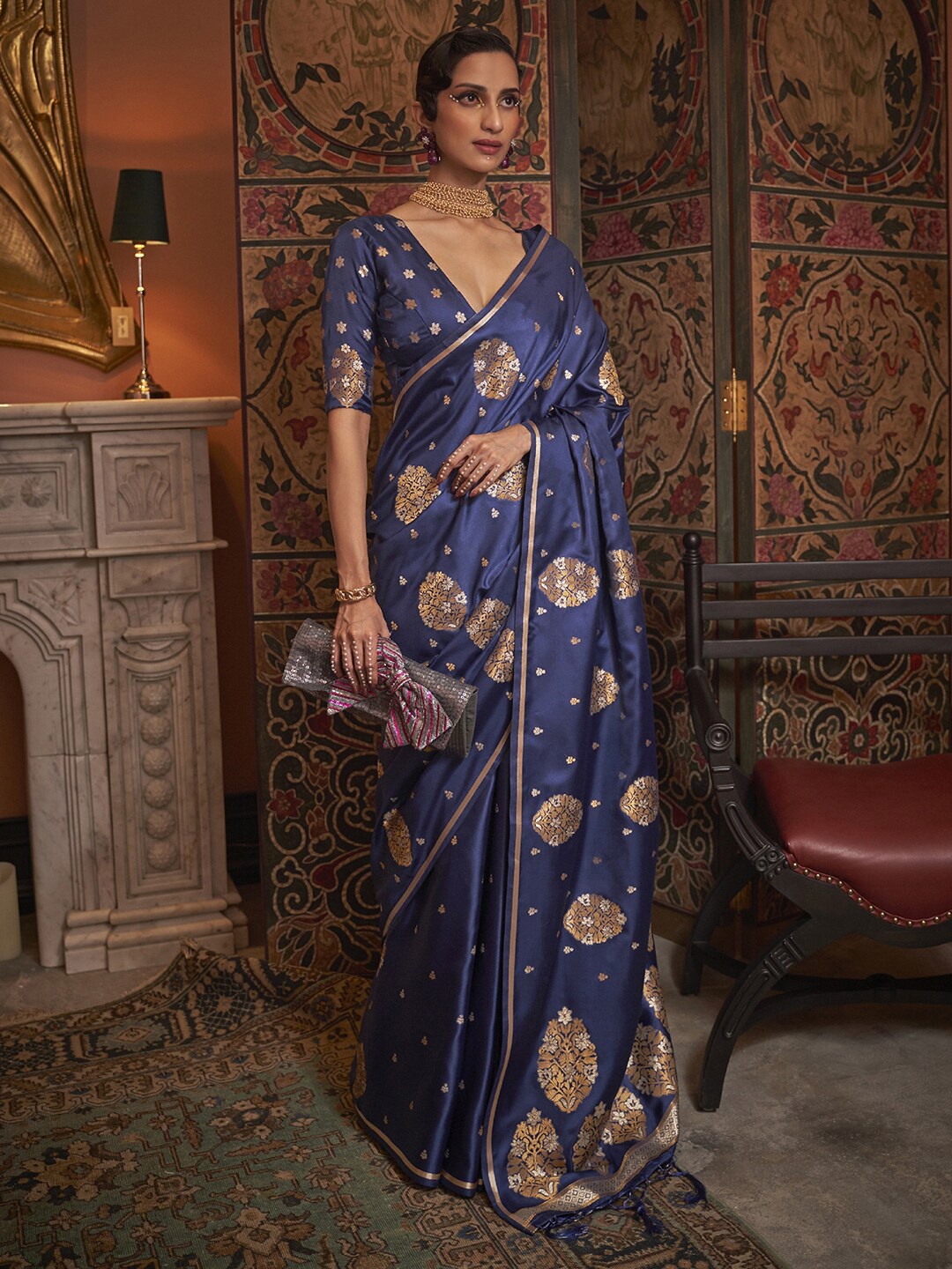 

Mitera Navy Blue & Gold-Toned Floral Zari Silk Blend Banarasi Saree