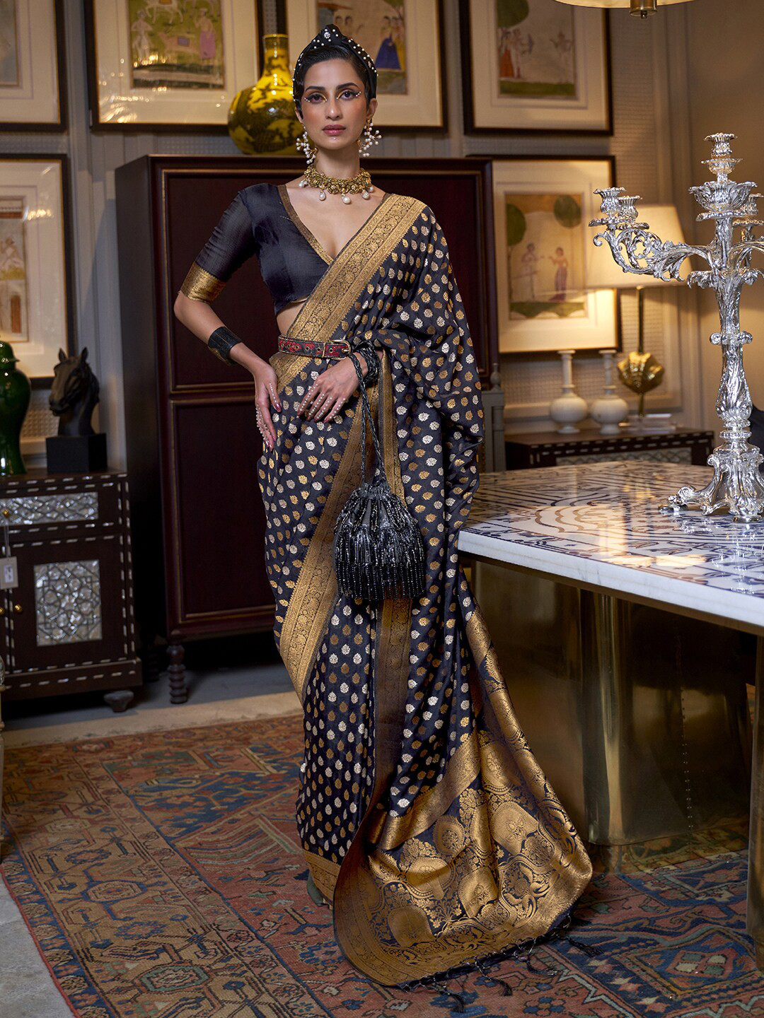 

Mitera Black & Gold-Toned Ethnic Motifs Zari Silk Blend Banarasi Saree