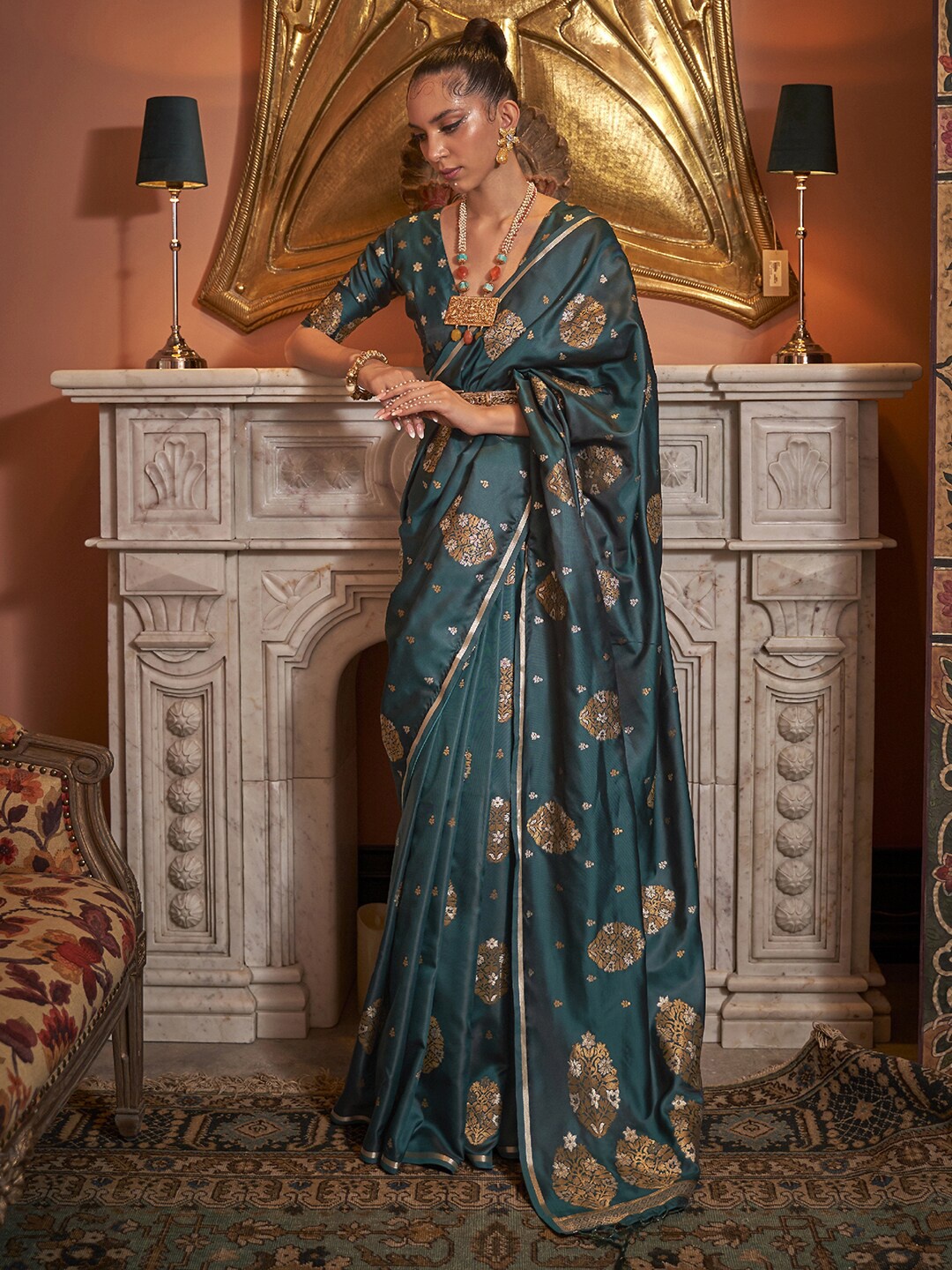 

Mitera Teal & Gold-Toned Floral Zari Silk Blend Banarasi Saree