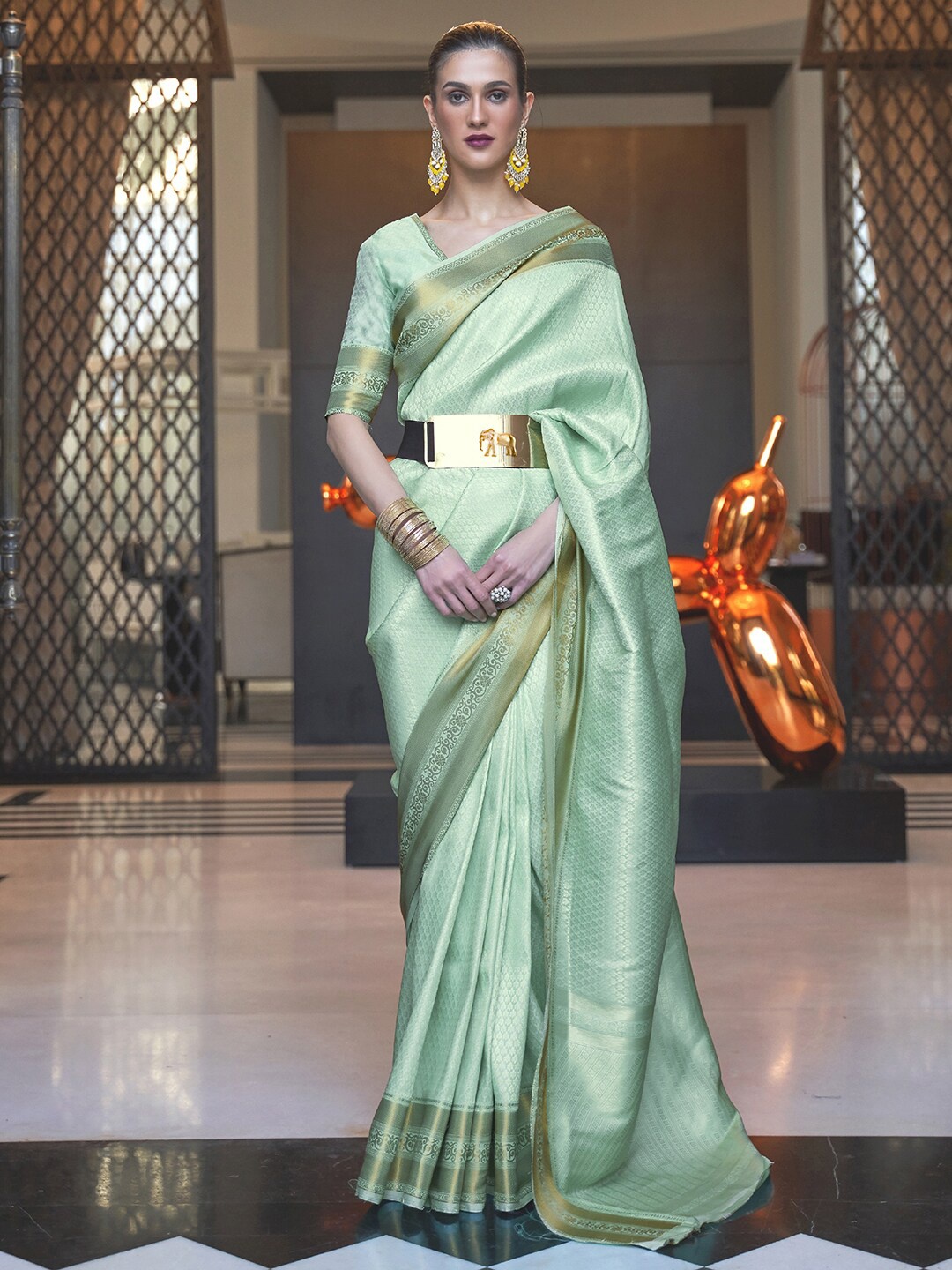 

Mitera Sea Green & Gold-Toned Ethnic Motifs Zari Silk Blend Banarasi Saree