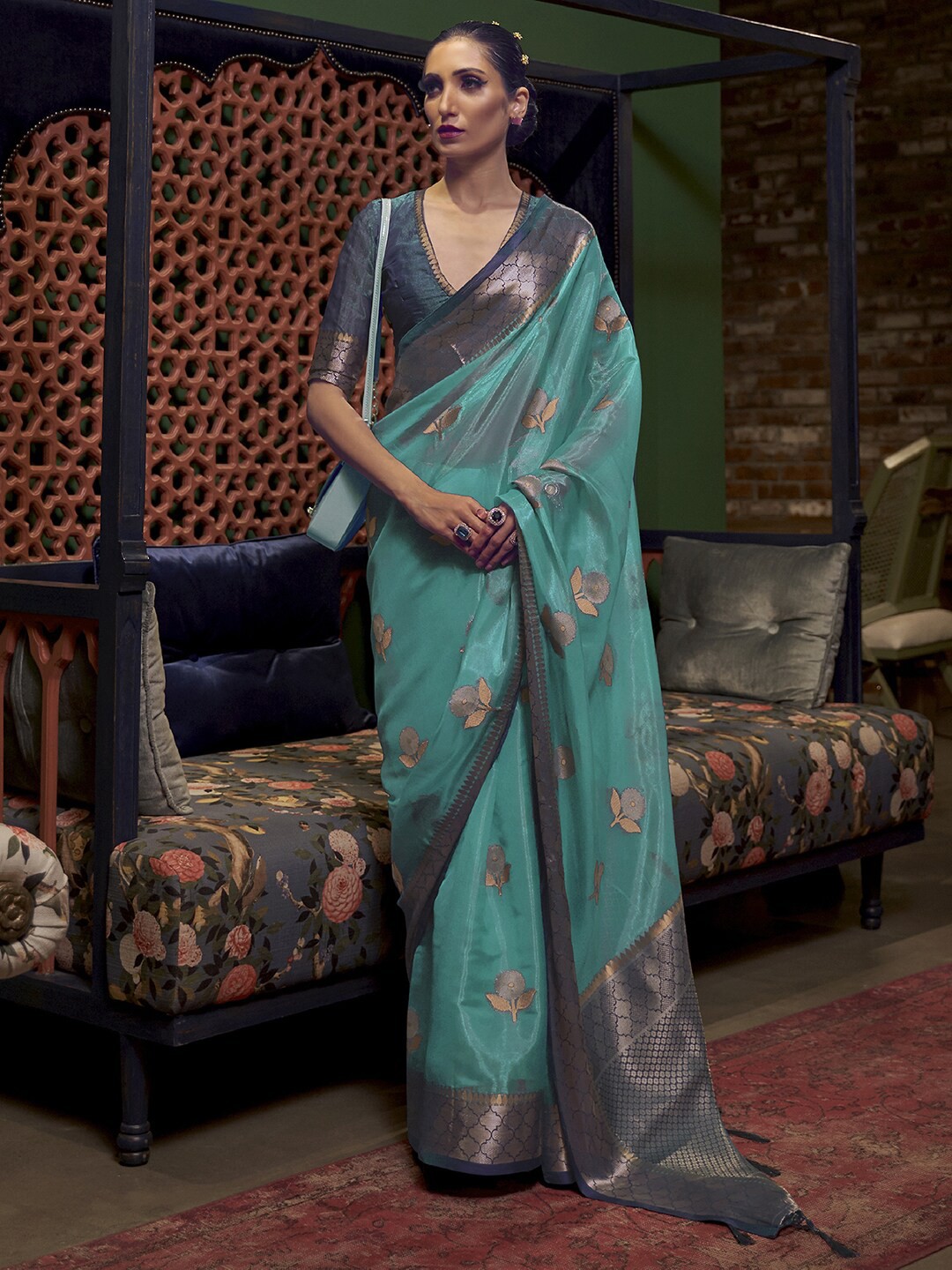 

Mitera Blue & Gold-Toned Floral Zari Organza Bagh Saree