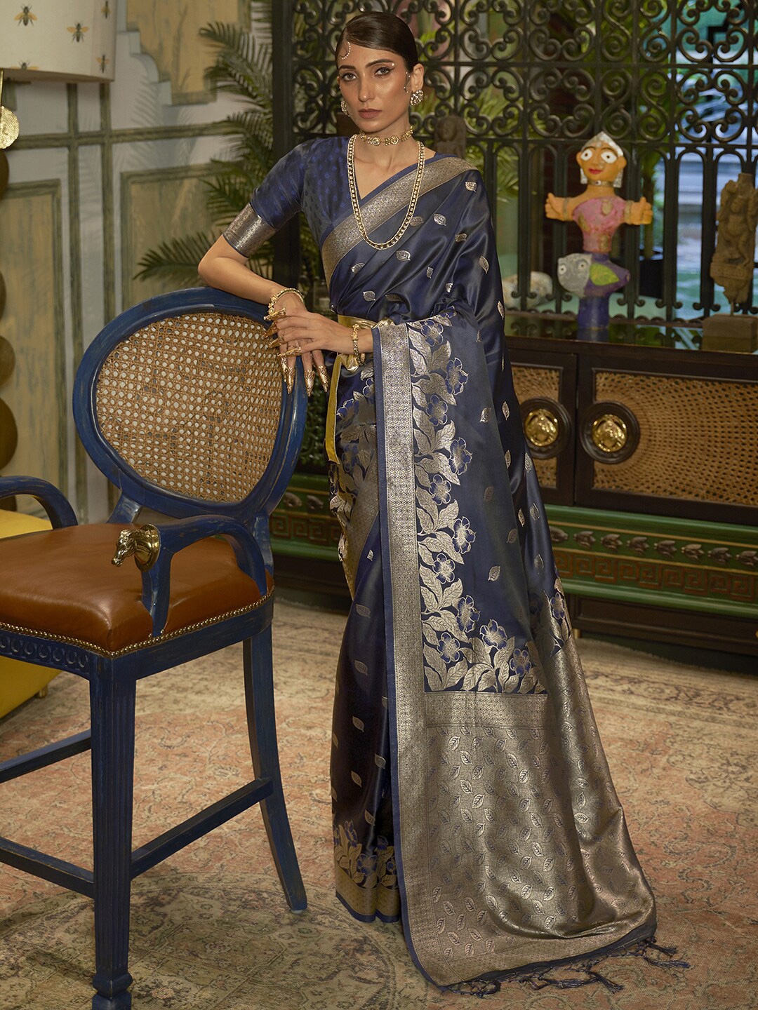 

Mitera Navy Blue & Gold-Toned Floral Zari Silk Blend Banarasi Saree