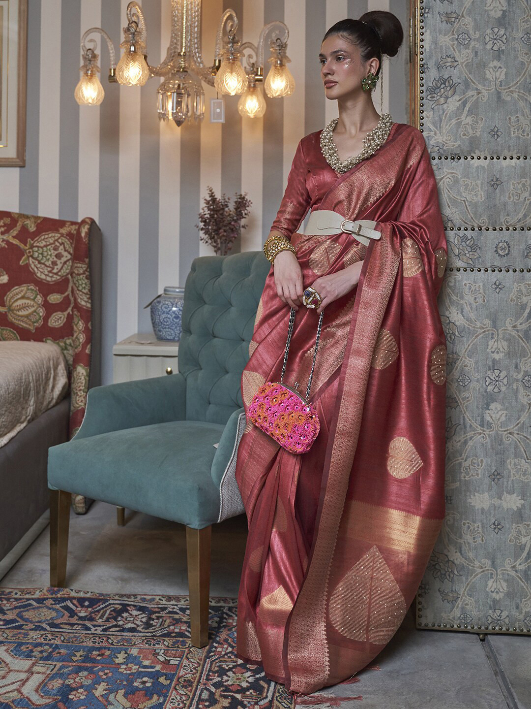 

Mitera Maroon & Gold-Toned Ethnic Motifs Zari Silk Blend Banarasi Saree