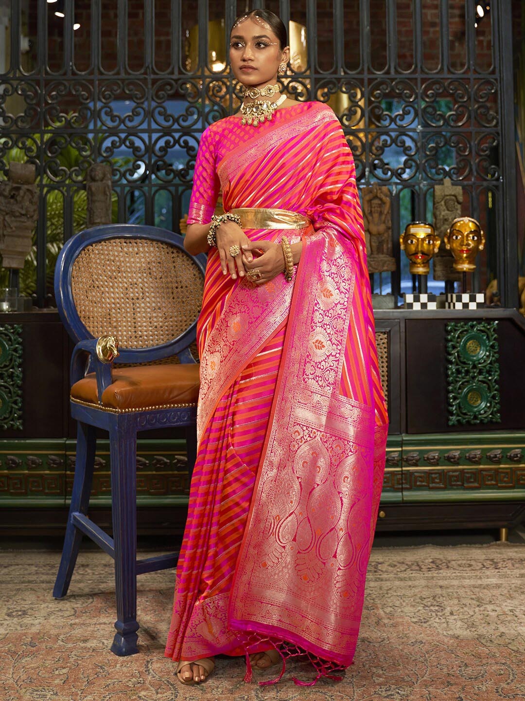 

Mitera Pink & Gold-Toned Leheriya Zari Silk Blend Leheriya Saree