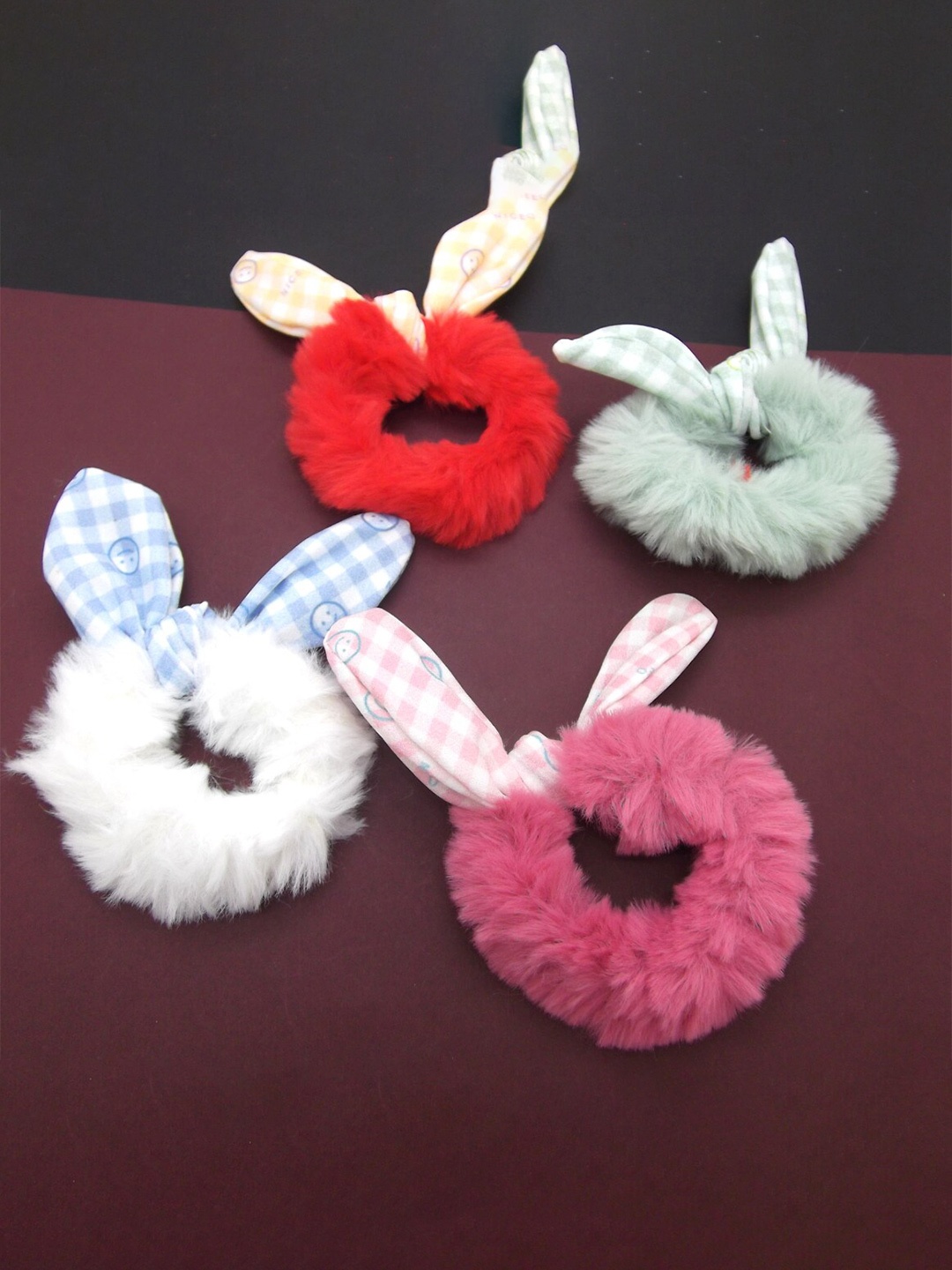 

FEMMIBELLA Women Red & White Set of 4 Fur Ponytail Holders