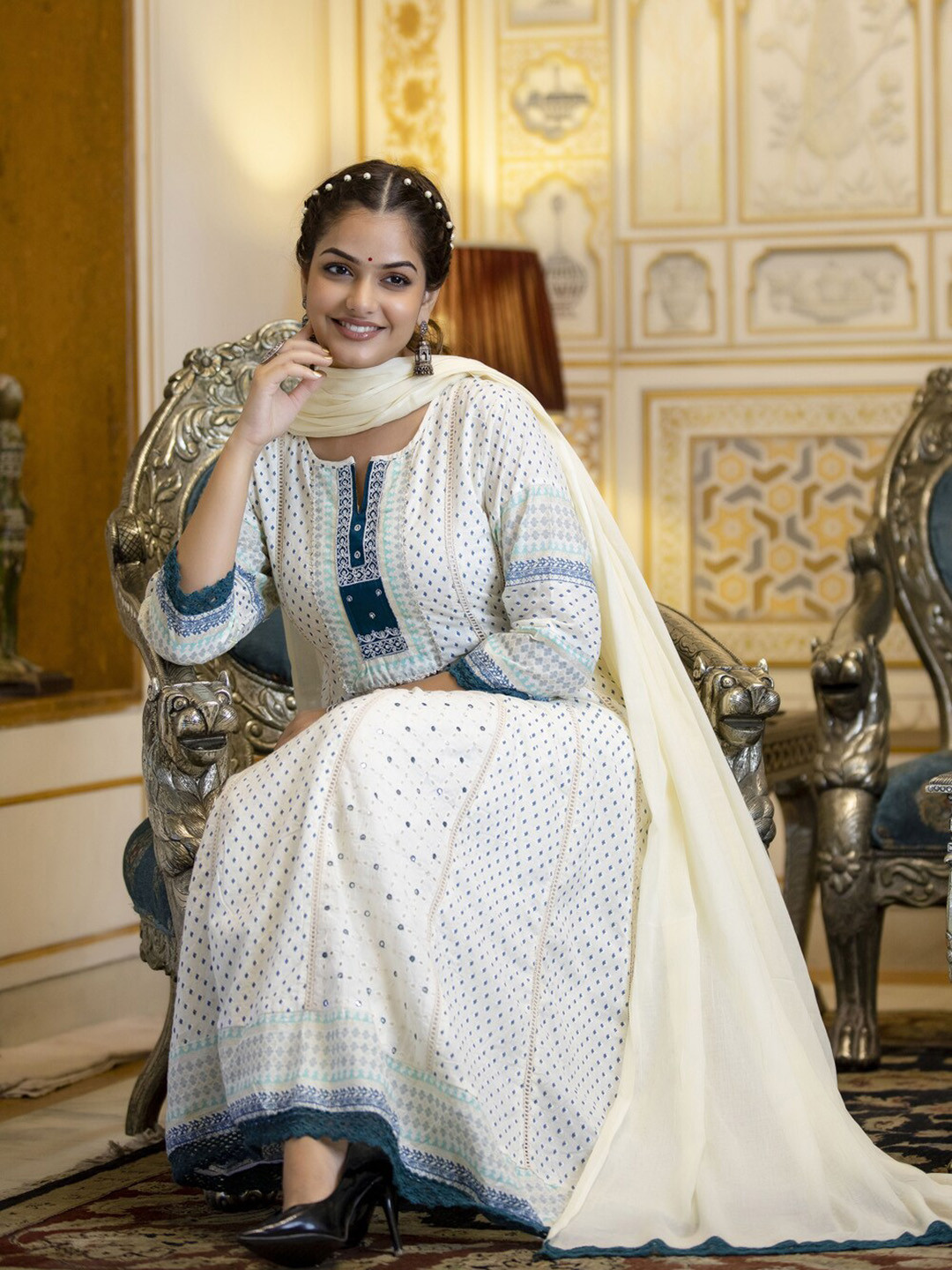 

PREKSHA Women Off-White Printed Sequinned Pure Cotton Kurta with Trousers & With Dupatta