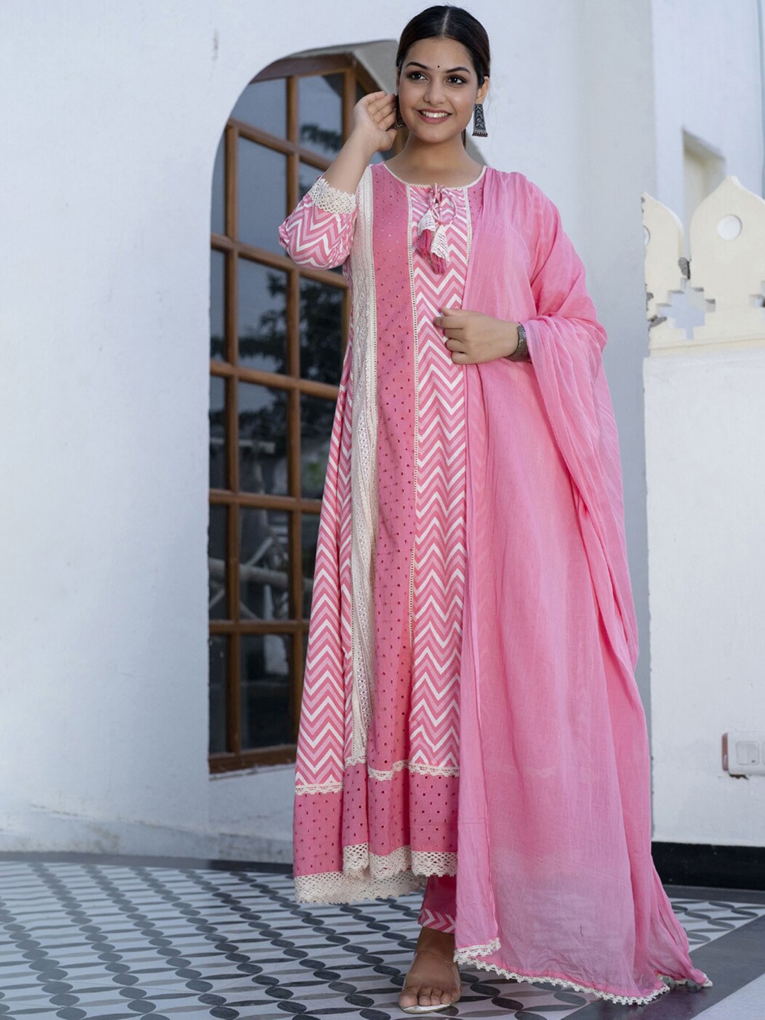 

PREKSHA Women Pink Printed Pure Cotton Kurta with Trousers & With Dupatta