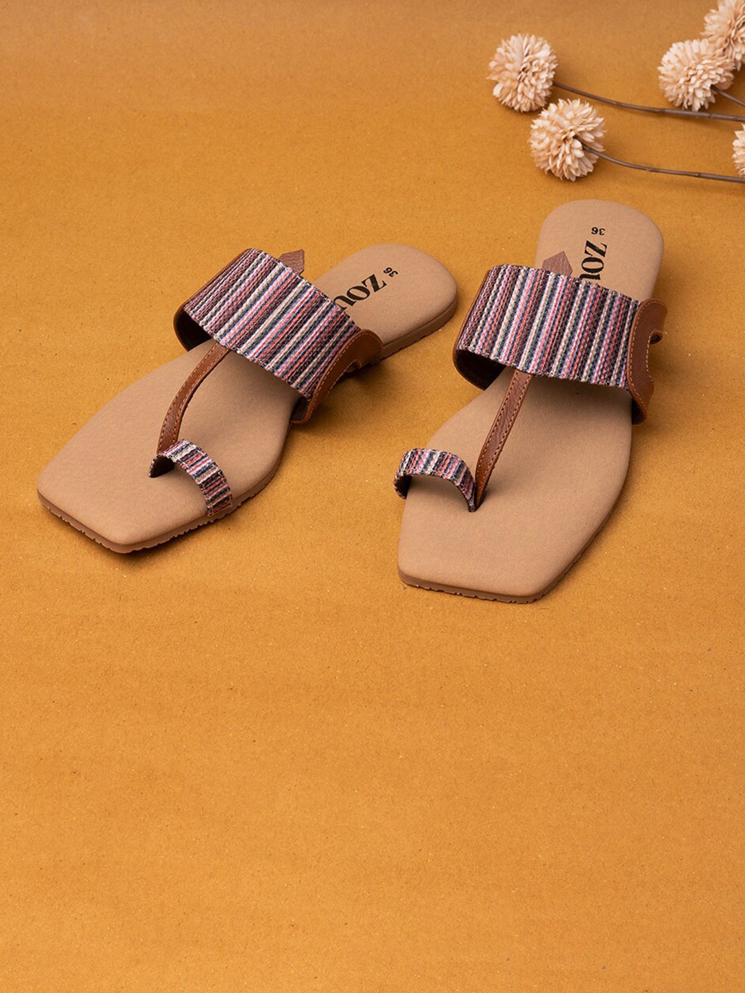 

ZOUK Women Maroon & Pink Striped One Toe Kolhapuri Flats