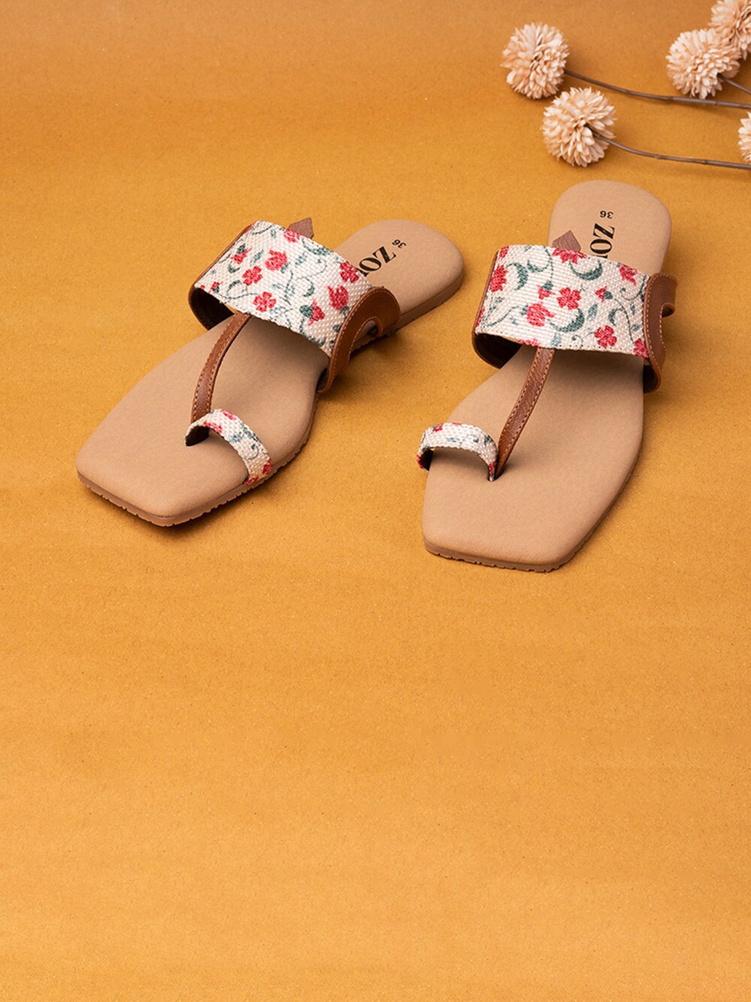 ZOUK Women Cream-Coloured & Red Floral Printed One Toe Kolhapuri Flats