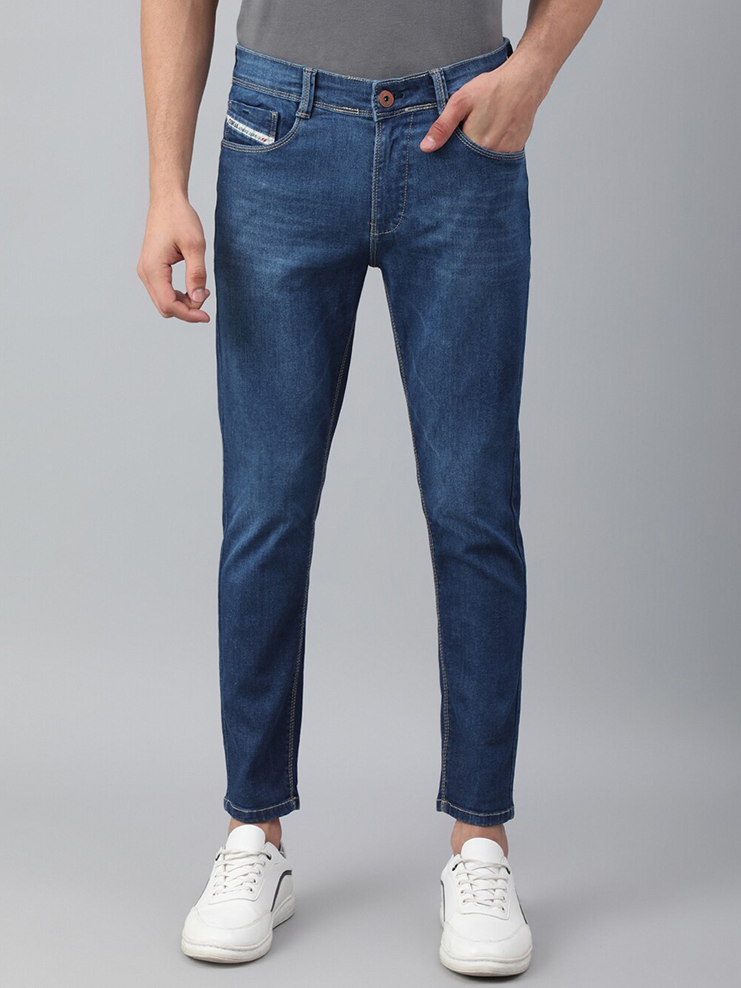 

Code 61 Men Blue Skinny Fit Low-Rise Light Fade Stretchable Jeans