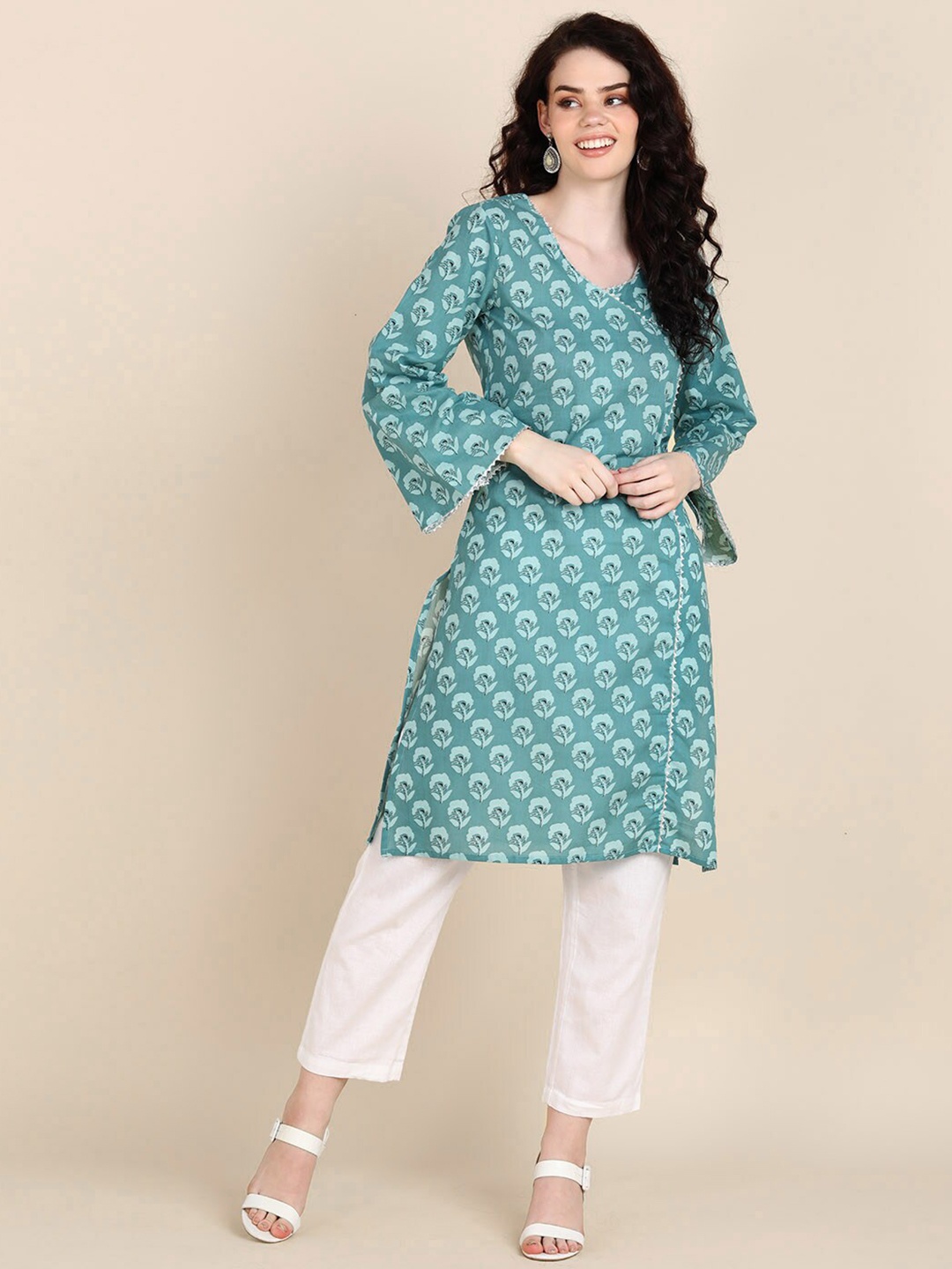 

Sangria Floral Printed Flared Sleeves Gotta Patti A-Line Regular Kurta, Green