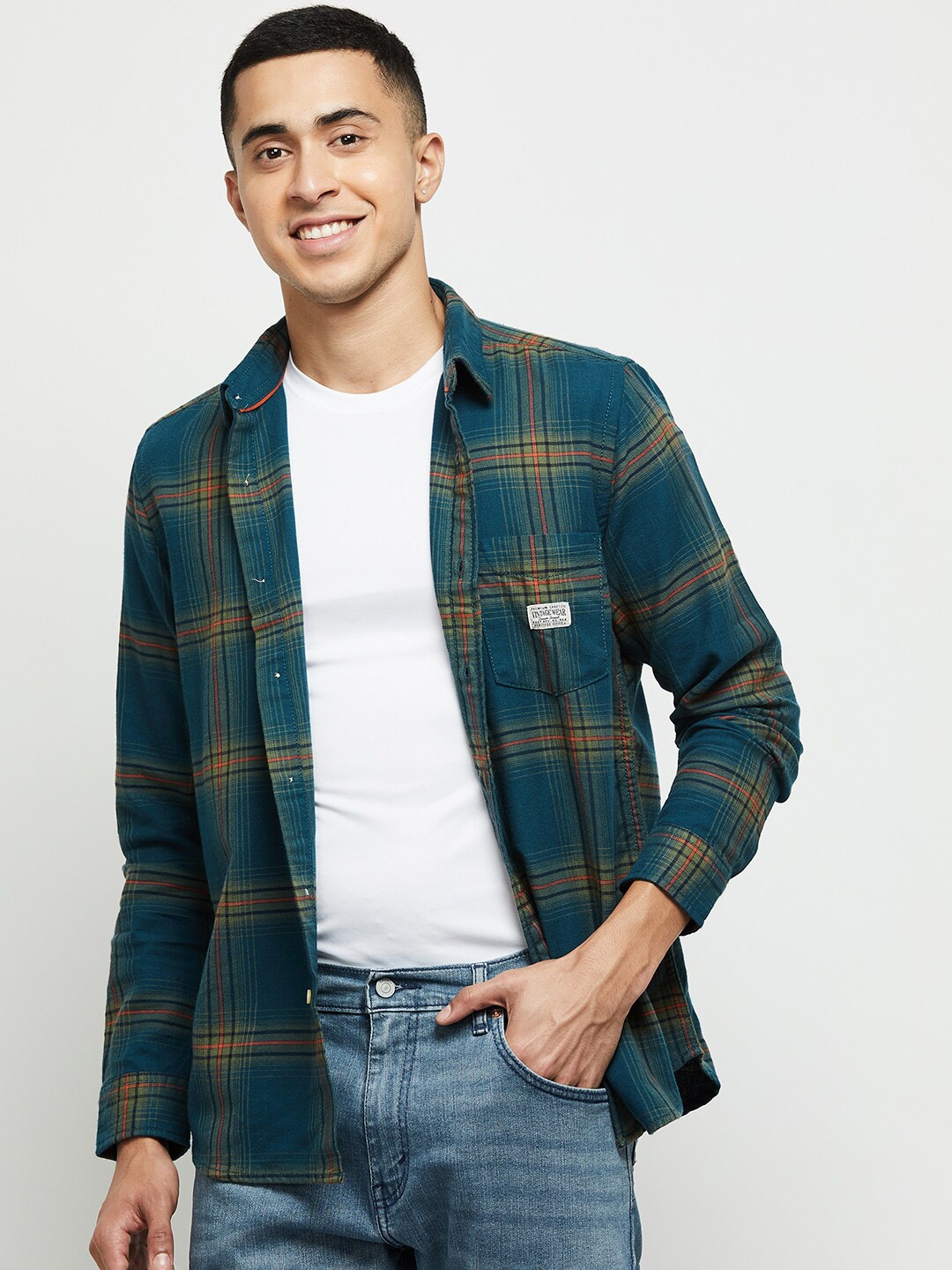

max Men Green Classic Tartan Checks Checked Casual Shirt