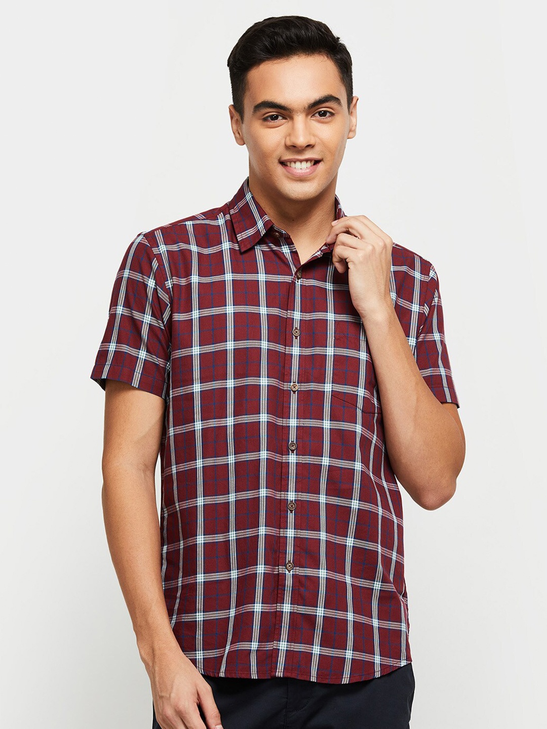 

max Men Burgundy Classic Tartan Checked Cotton Casual Shirt
