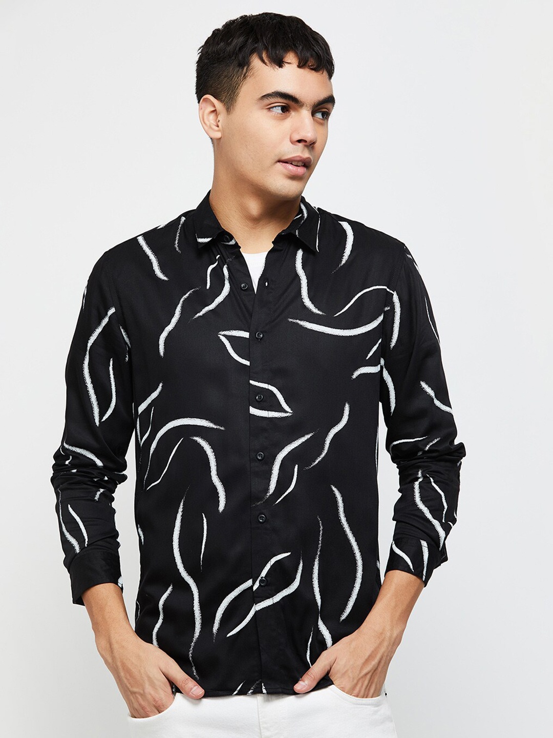 

max Men Black Classic Printed Casual Shirt