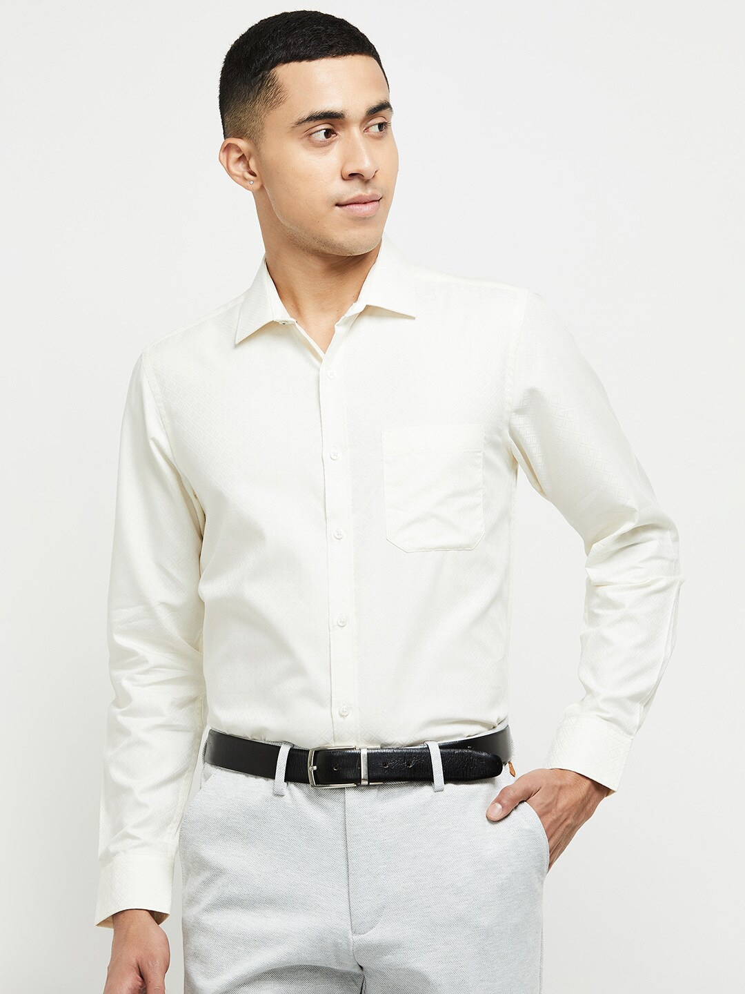 

max Men Cream-Coloured Classic Cotton Formal Shirt