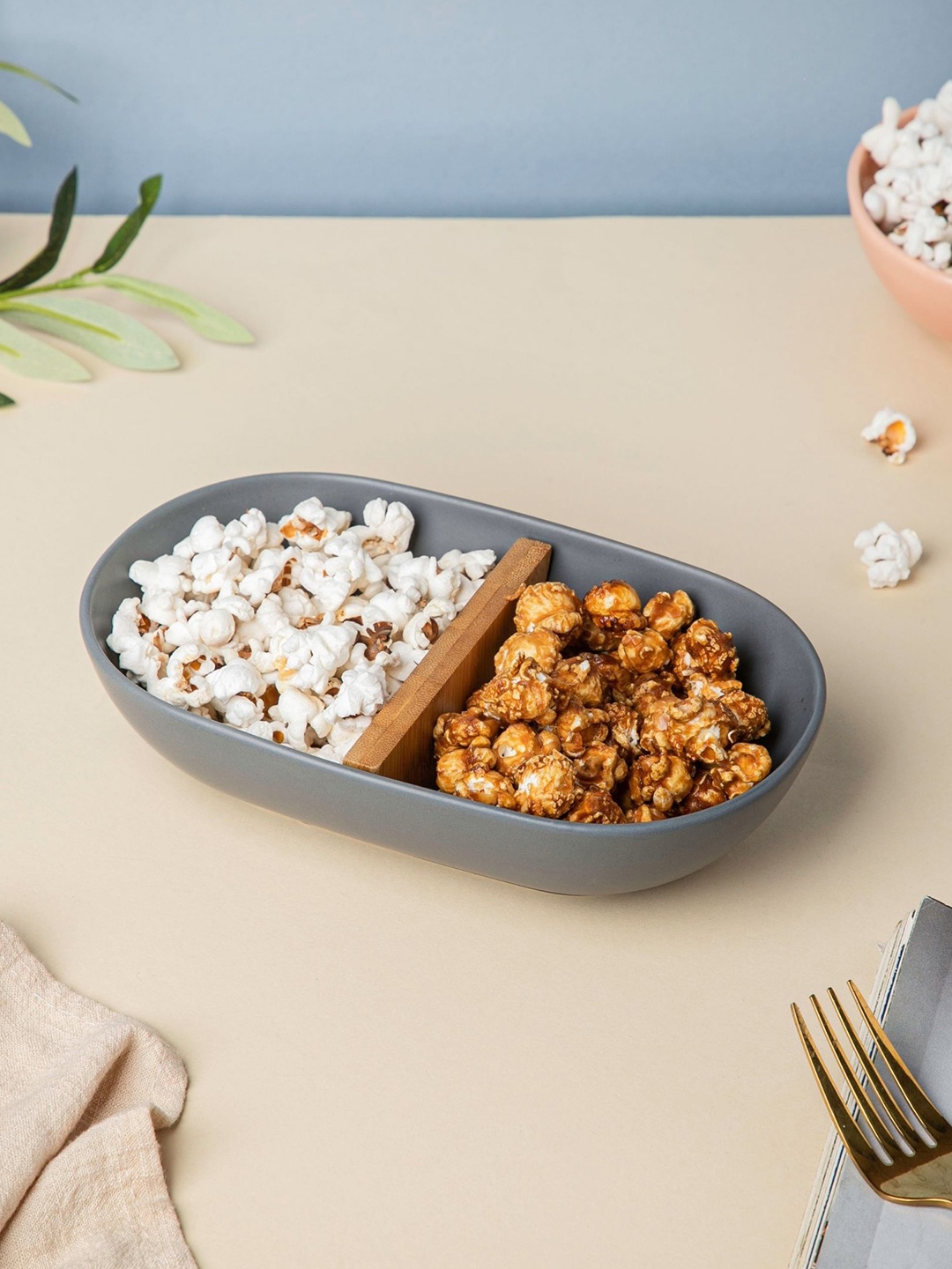 

Nestasia Grey Ceramic Matte Sectioned Bowl