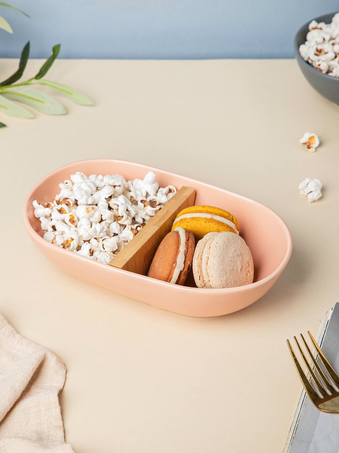

Nestasia Peach Ceramic Matte Ceramic Sectioned Bowl