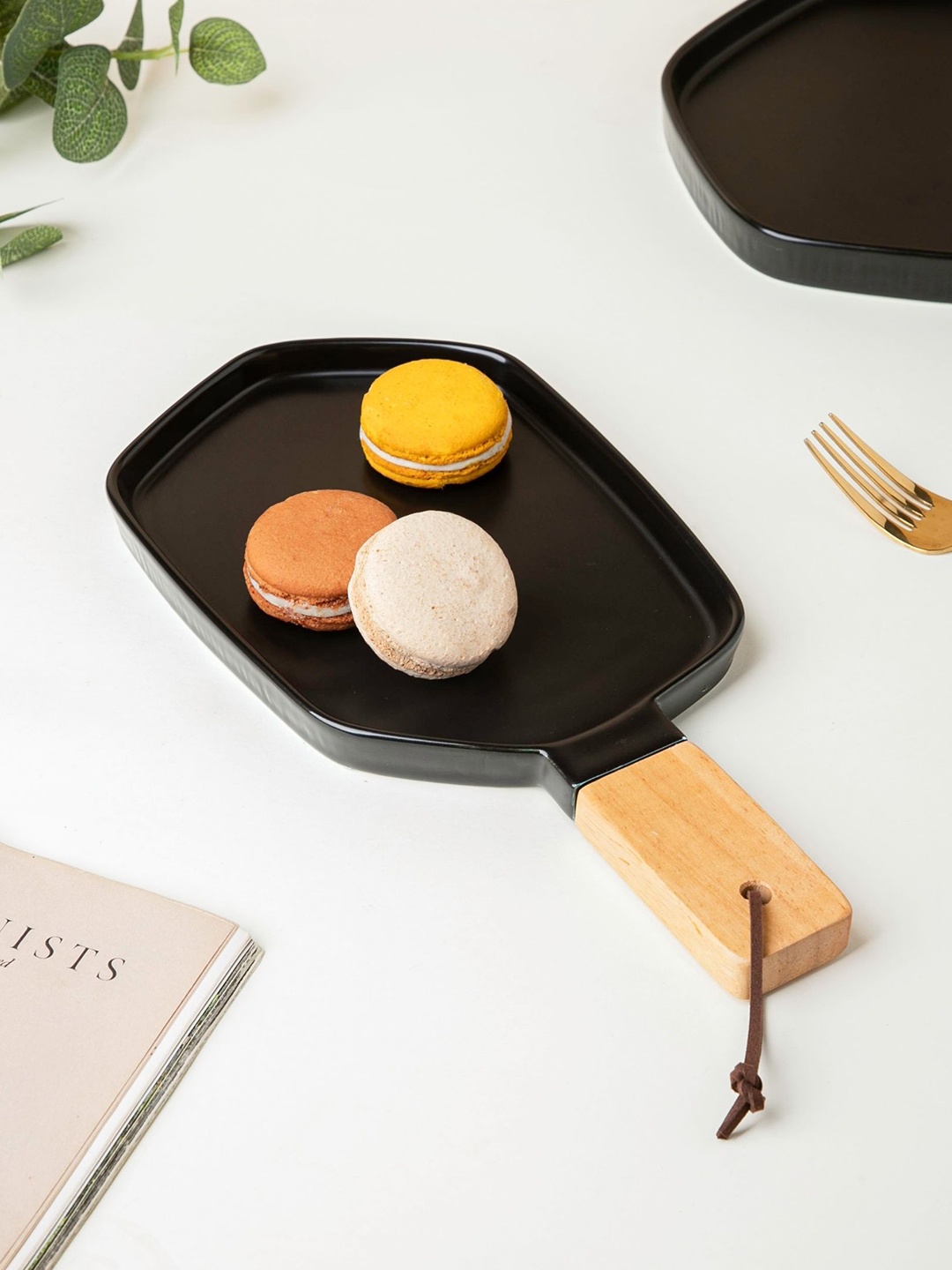 

Nestasia Black Ceramic Matte Hexa Plate With Wooden Handle