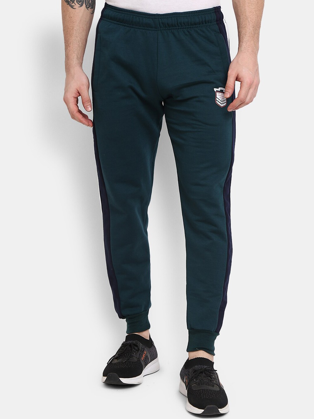 

V-Mart Men Green Solid Cotton Track Pants