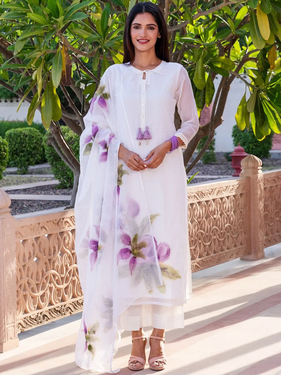 

Ambraee Women White Floral Printed Kurta with Trousers & Dupatta