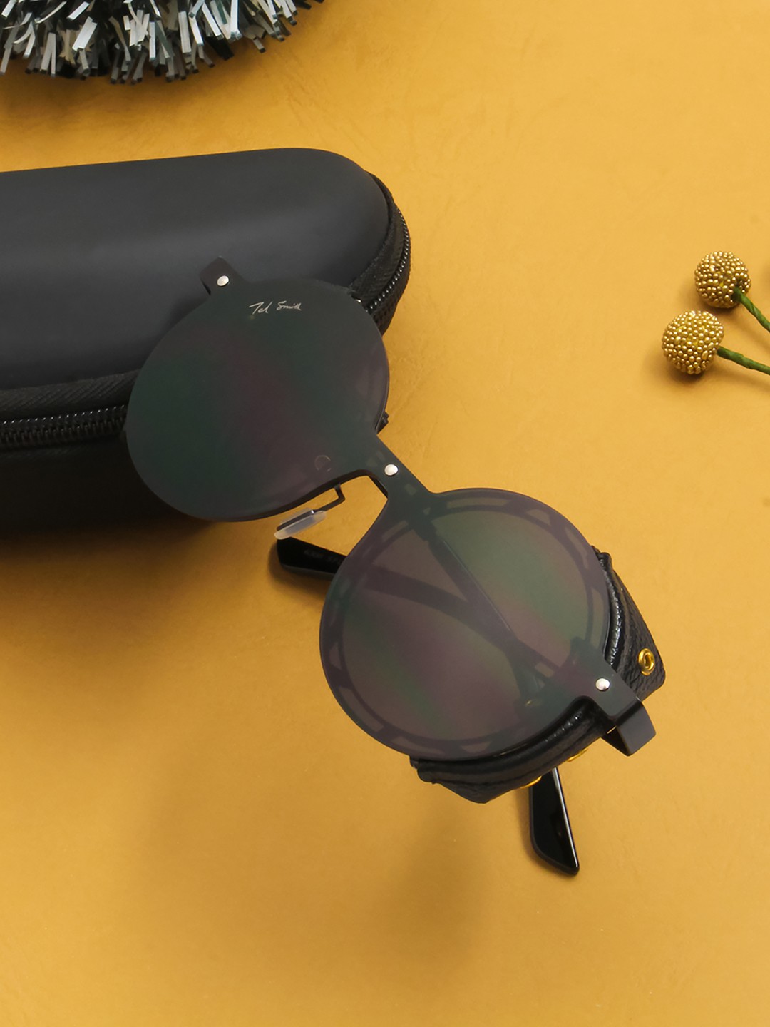 

Ted Smith Unisex Black Lens & Black Round Sunglasses with UV Protected Lens SPYDER_C1