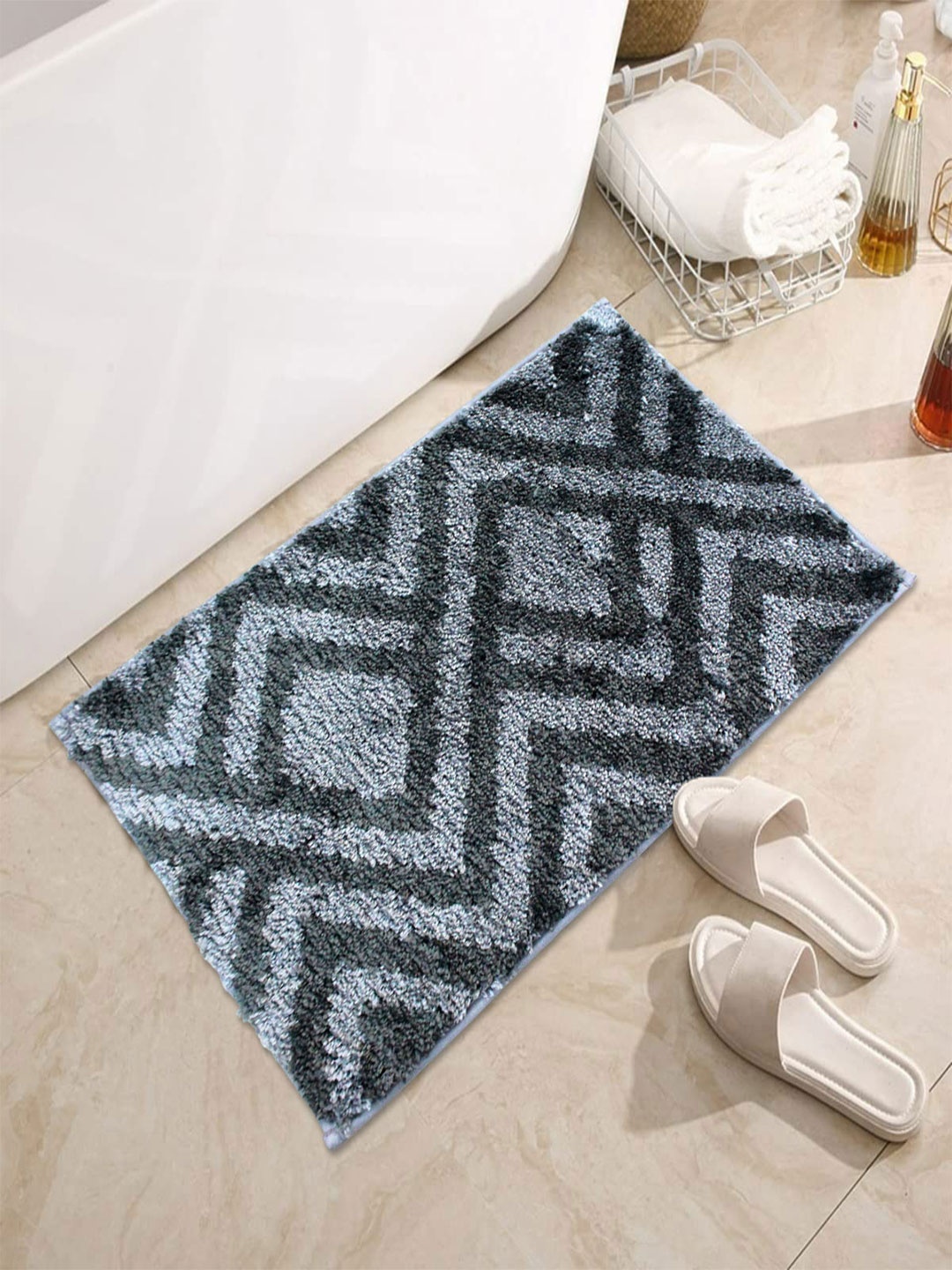 

LUXEHOME INTERNATIONAL Grey Printed 1600 GSM Anti-Skid Bath Rugs