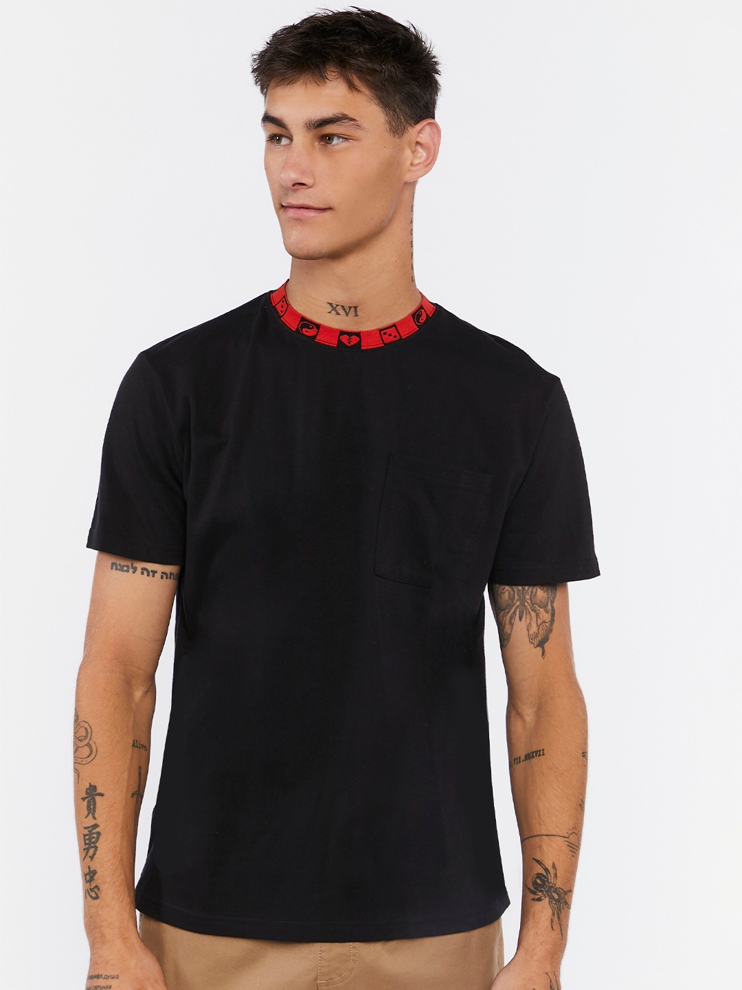 

FOREVER 21 Men Black T-shirt