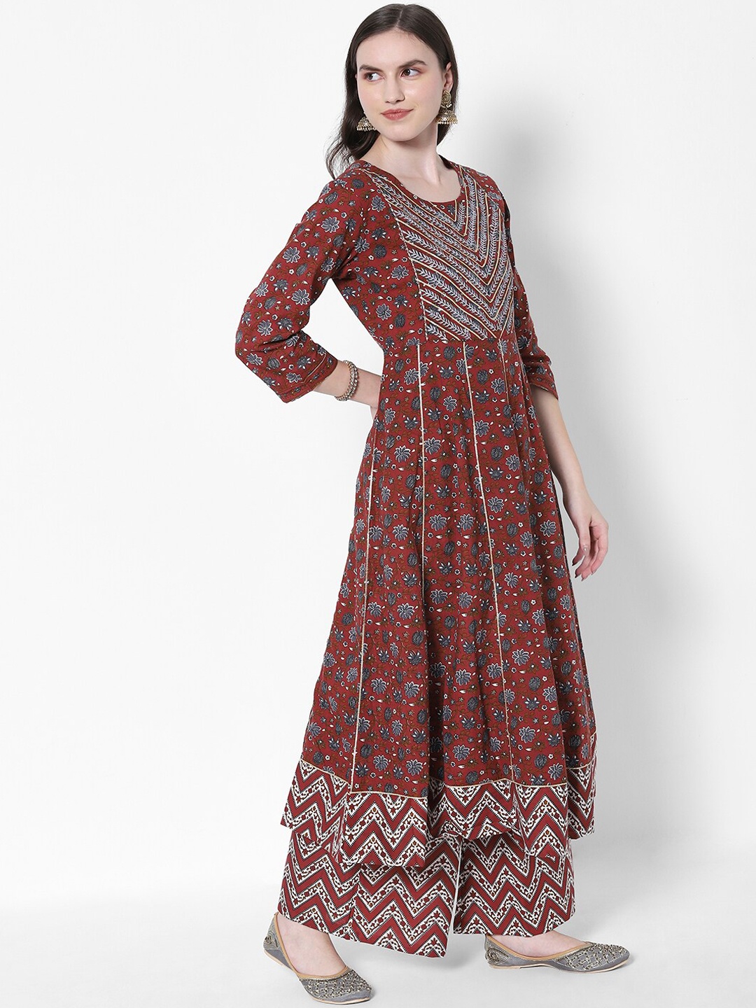 

HEEPOSH Women Maroon Ethnic Motifs Printed Panelled Thread Work Kurta with Trousers & With Dupatta