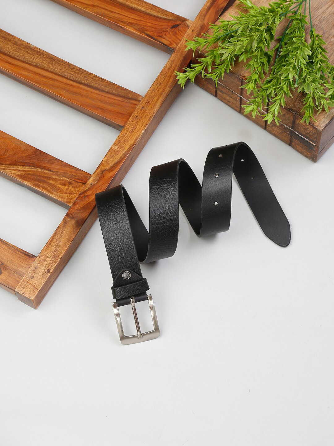 

MUTAQINOTI Men Black Textured Leather Belt